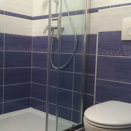 Apartament Spacious In With Courtyard Veli Rat