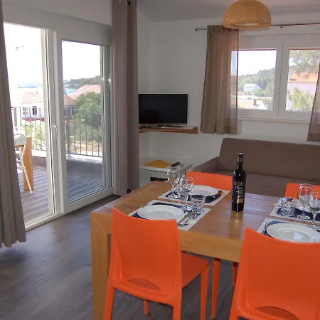 Spacious In With Courtyard 아파트 벨리 라트