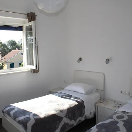 Near Sakarun Dugi Otok Apartment Veli Rat